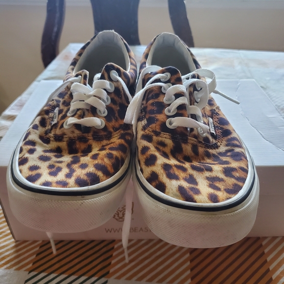 Vans Women's Leopard Print Sneakers - Picture 7 of 8